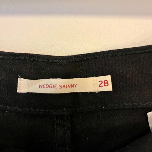 LEVI'S Black, Wedgie Fit Skinny Jeans | Size 28 - Picture 2 of 4